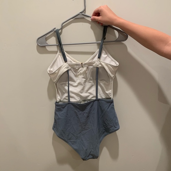 One piece bathing suit - Picture 2 of 2